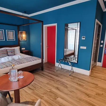 Acores Autentico Boutique 앙그라두에루이스무